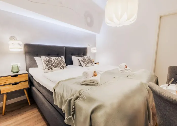 Loreley Retreat - Sauna-billiard & Villa *